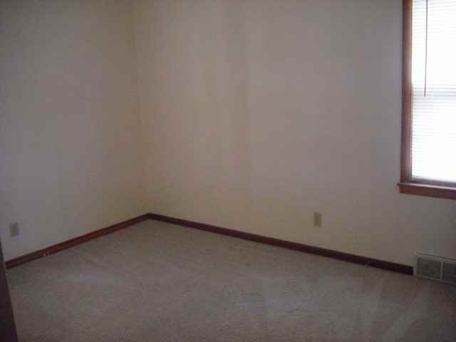 1200 W 20th St - Photo 6 of 7