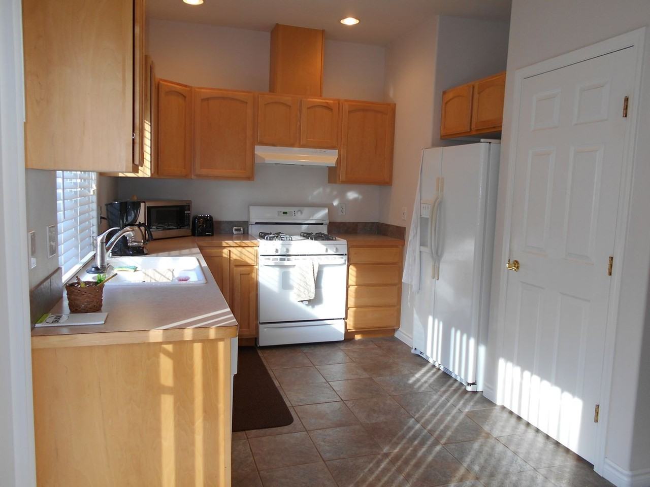 773 Mahonia Dr - Photo 3 of 13