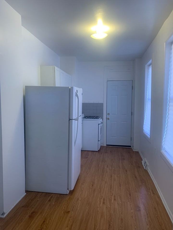 218 S West St - Photo 5 of 18