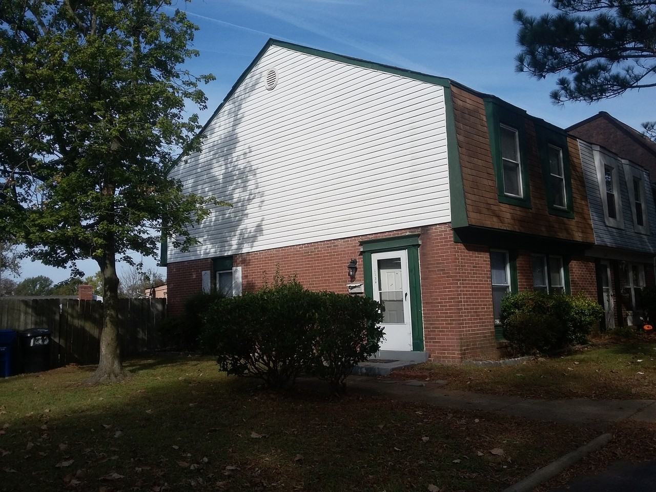 1232 Lynnhaven Pkwy - Photo 2 of 14