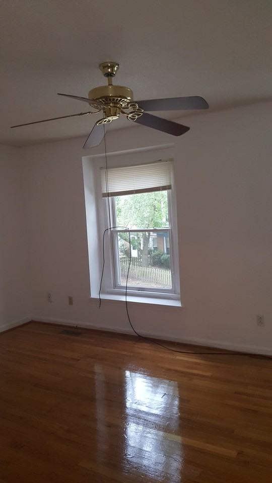 1232 Lynnhaven Pkwy - Photo 3 of 14