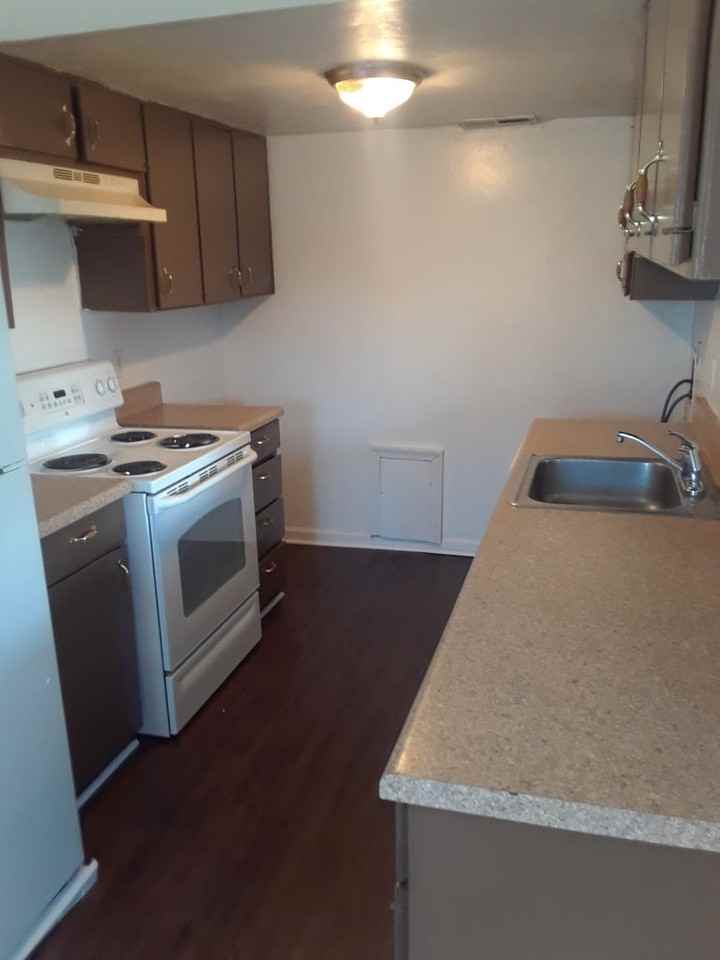 1232 Lynnhaven Pkwy - Photo 6 of 14