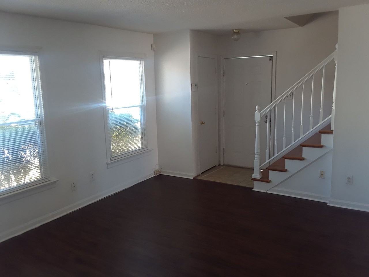 1232 Lynnhaven Pkwy - Photo 7 of 14