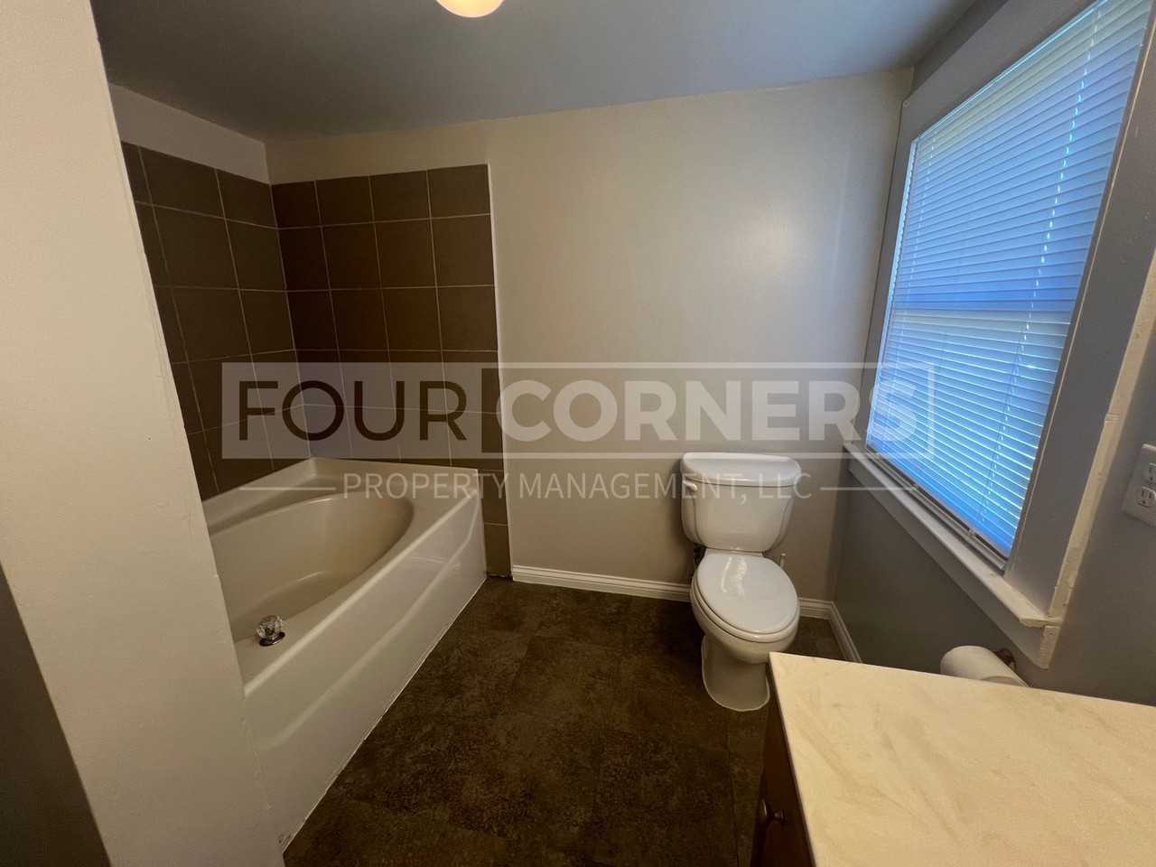 1901 Merritt Dr - Photo 7 of 15