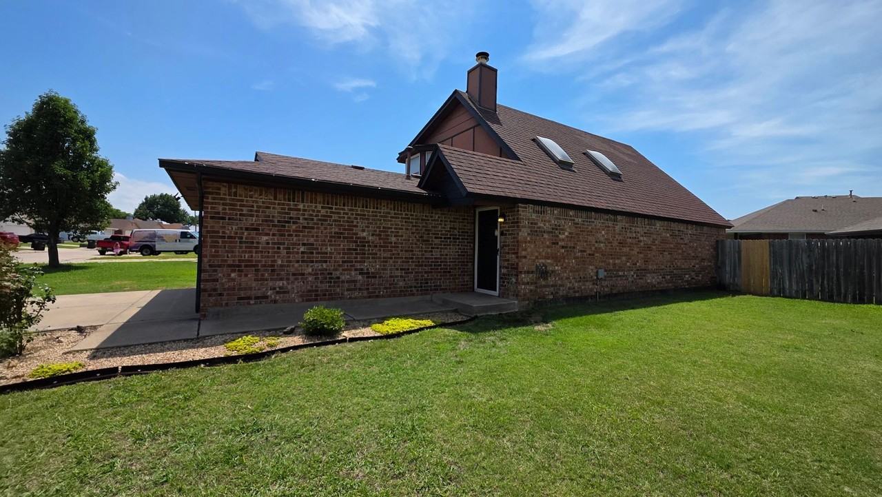 621 Stoneridge Dr - Photo 2 of 37