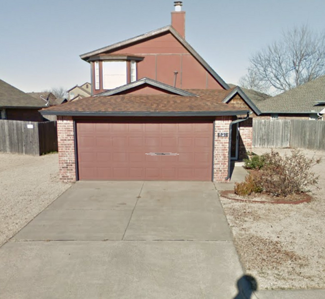 621 Stoneridge Dr - Photo 3 of 37