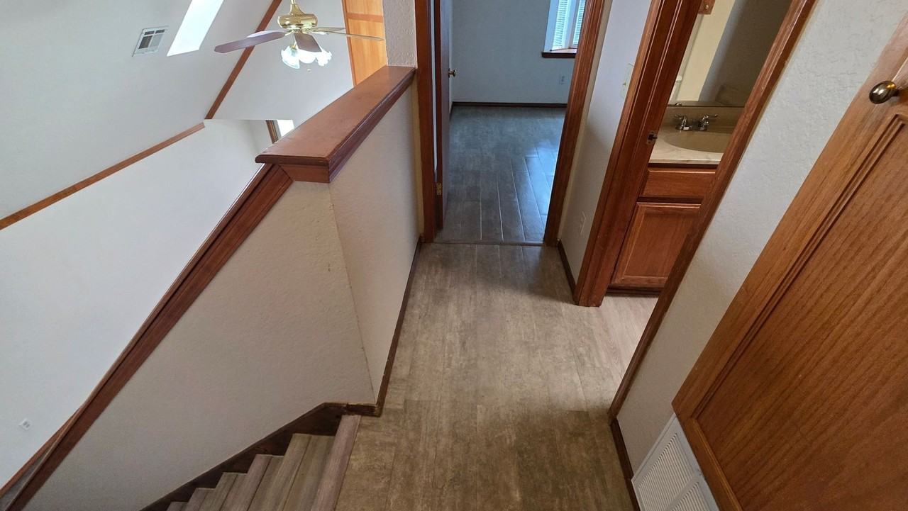 621 Stoneridge Dr - Photo 7 of 37