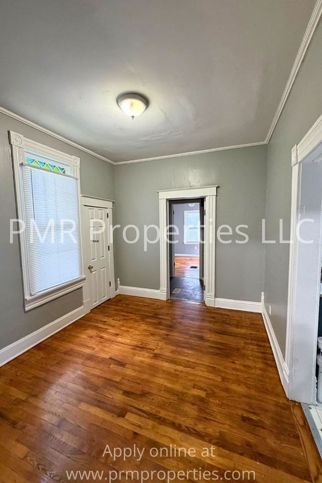 3221 Doniphan Ave - Photo 3 of 6
