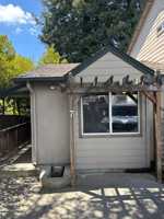 featured image of 219 Fern St