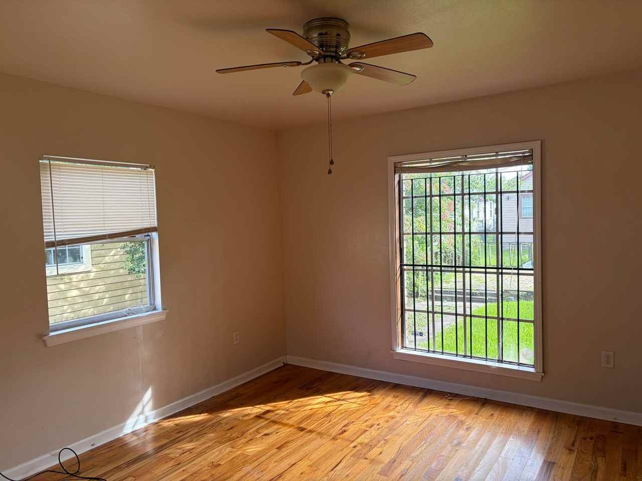 3620 Clermont Dr - Photo 5 of 9