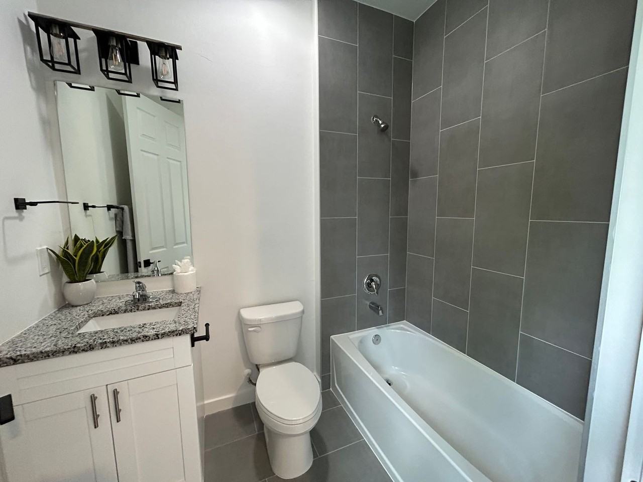 9 Nw 13th Ave - Photo 7 of 11