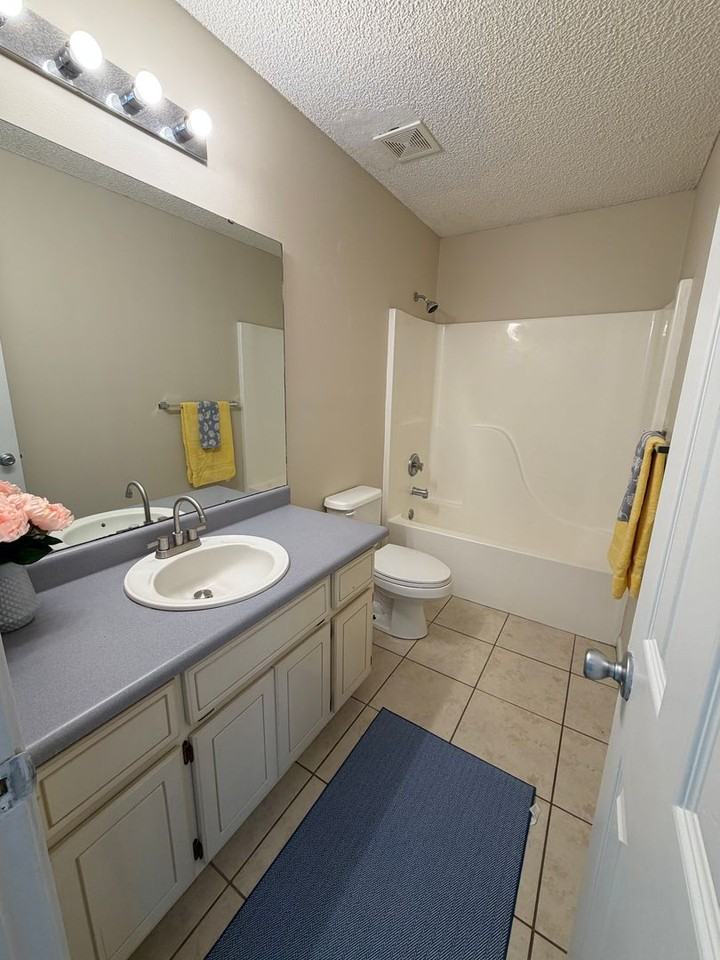 101 Talbot Ct - Photo 6 of 41