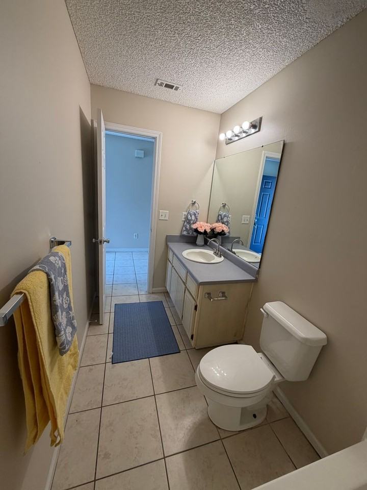 101 Talbot Ct - Photo 7 of 41