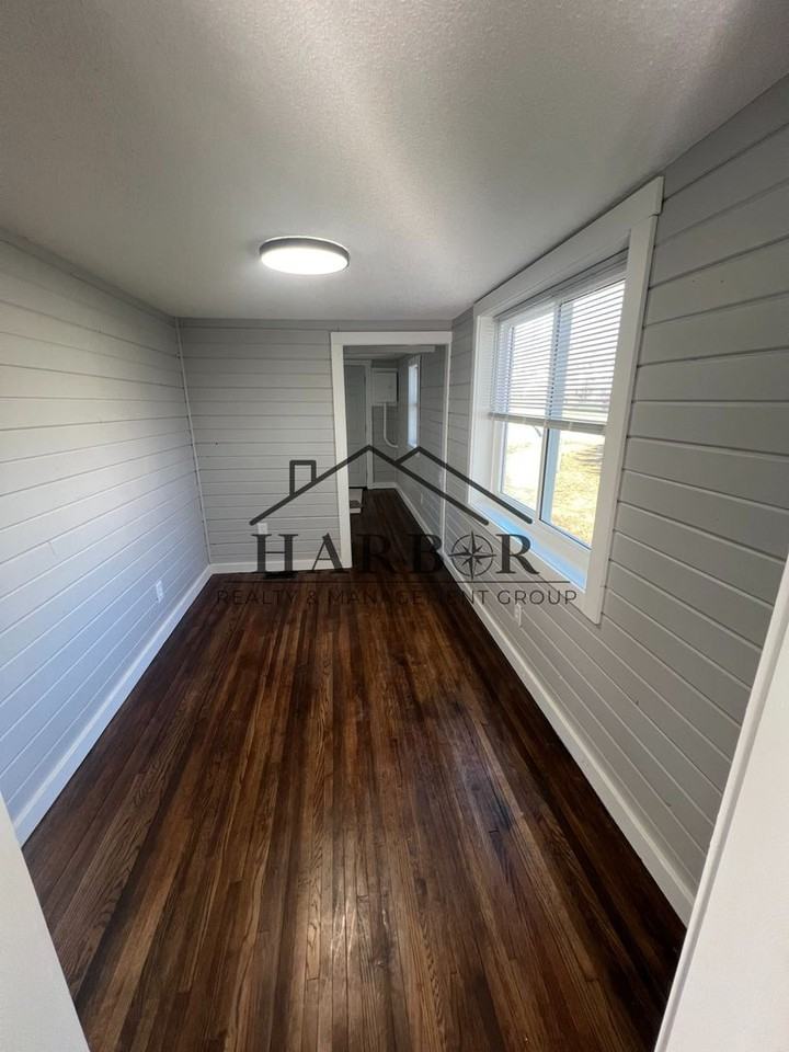 1603 6th Ave Nw - Photo 3 of 18