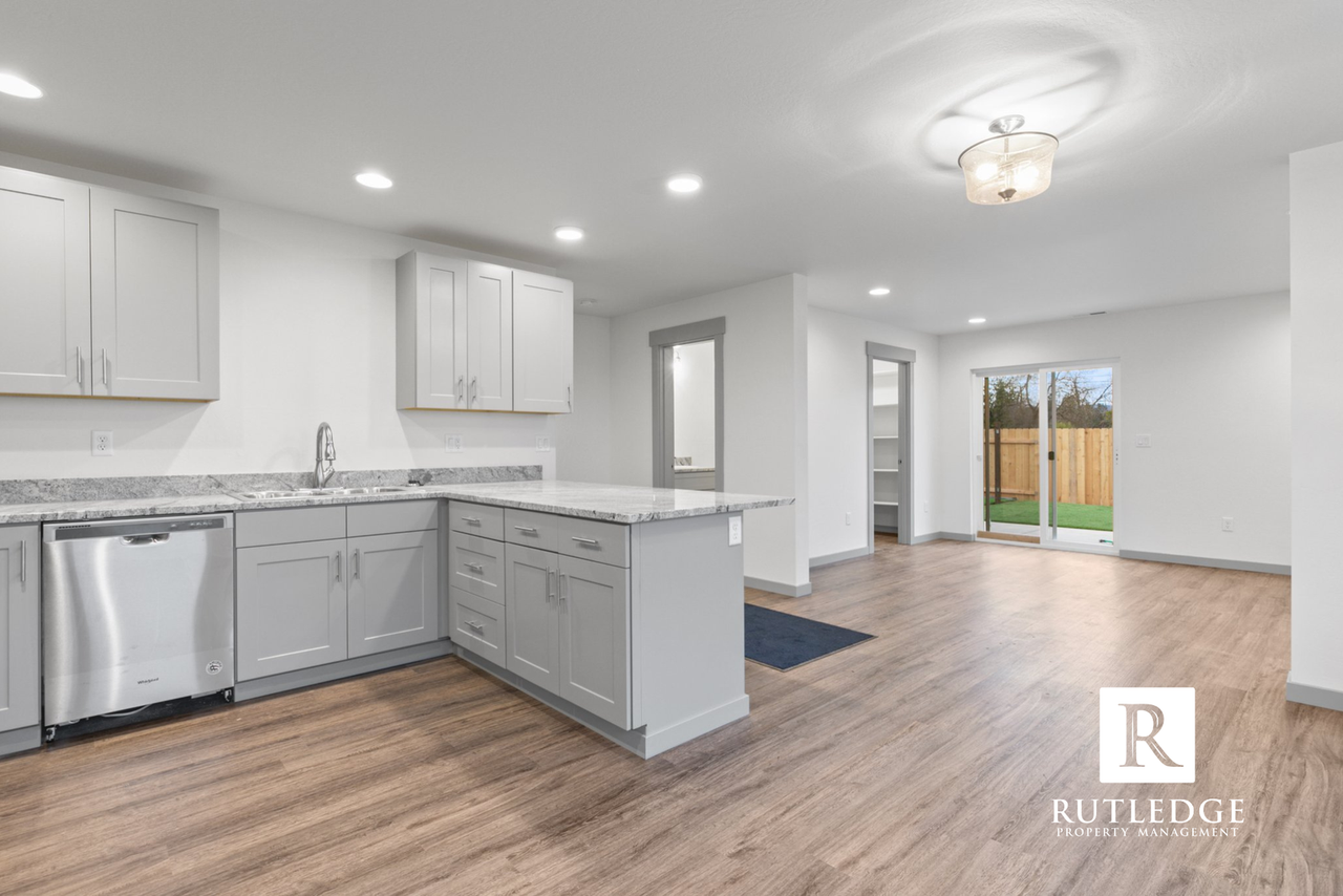 330 Beechwood Way - Photo 3 of 16