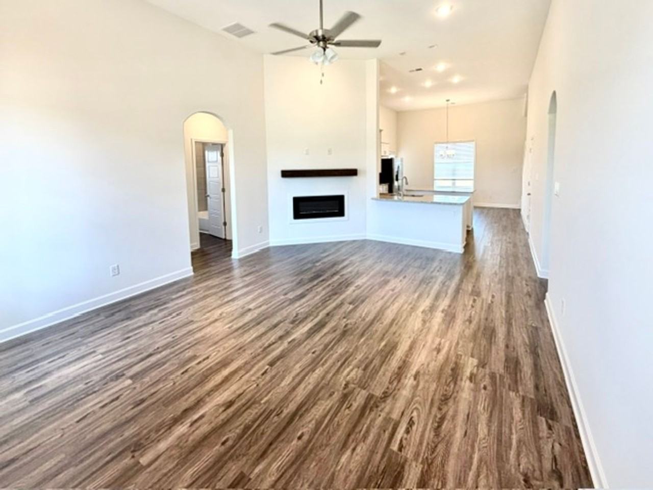 130 Primrose Ln - Photo 3 of 13