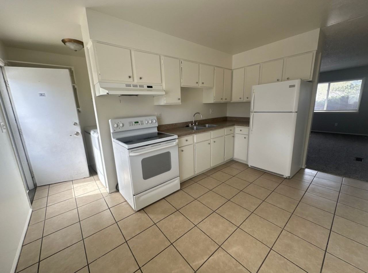 311 S Murray Blvd - Photo 2 of 9