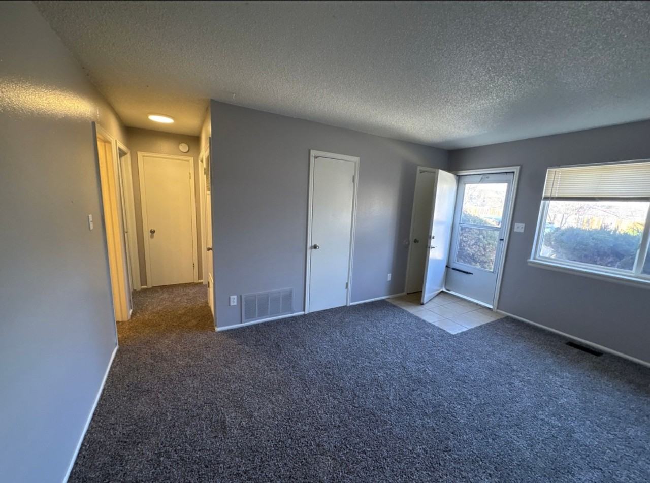 311 S Murray Blvd - Photo 7 of 9