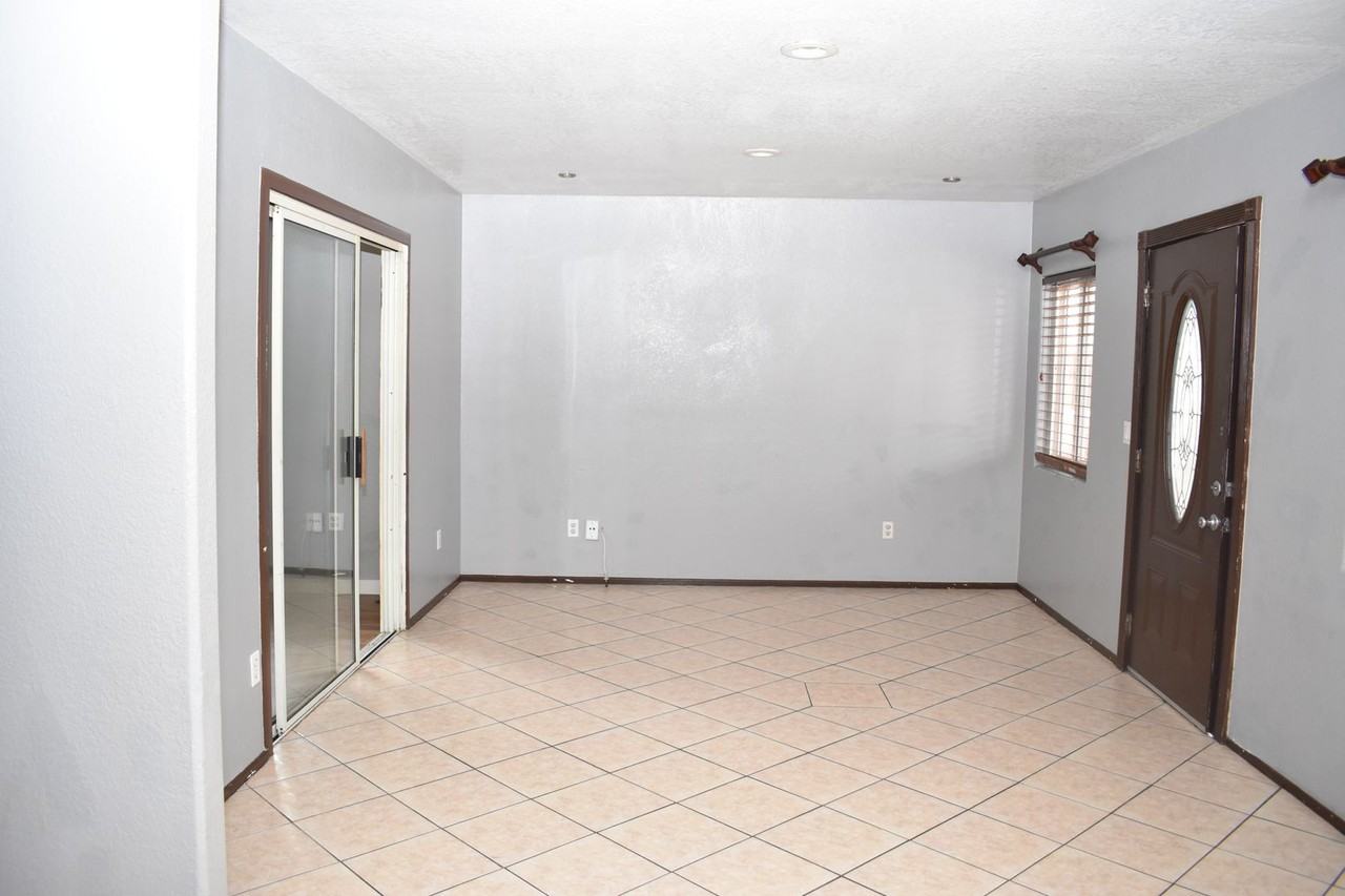 316 S 35th St - Photo 5 of 22