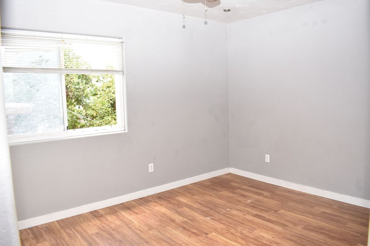 316 S 35th St - Photo 6 of 22