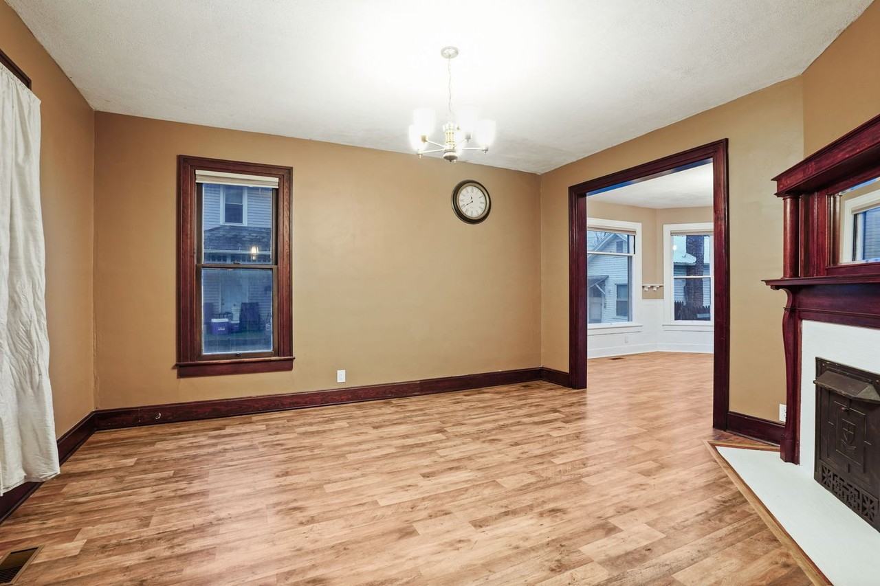 76 Commodore St - Photo 6 of 36
