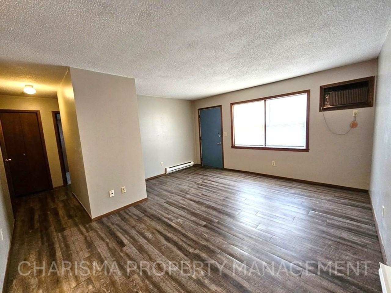 1009 4th St #3 - Photo 2 of 12