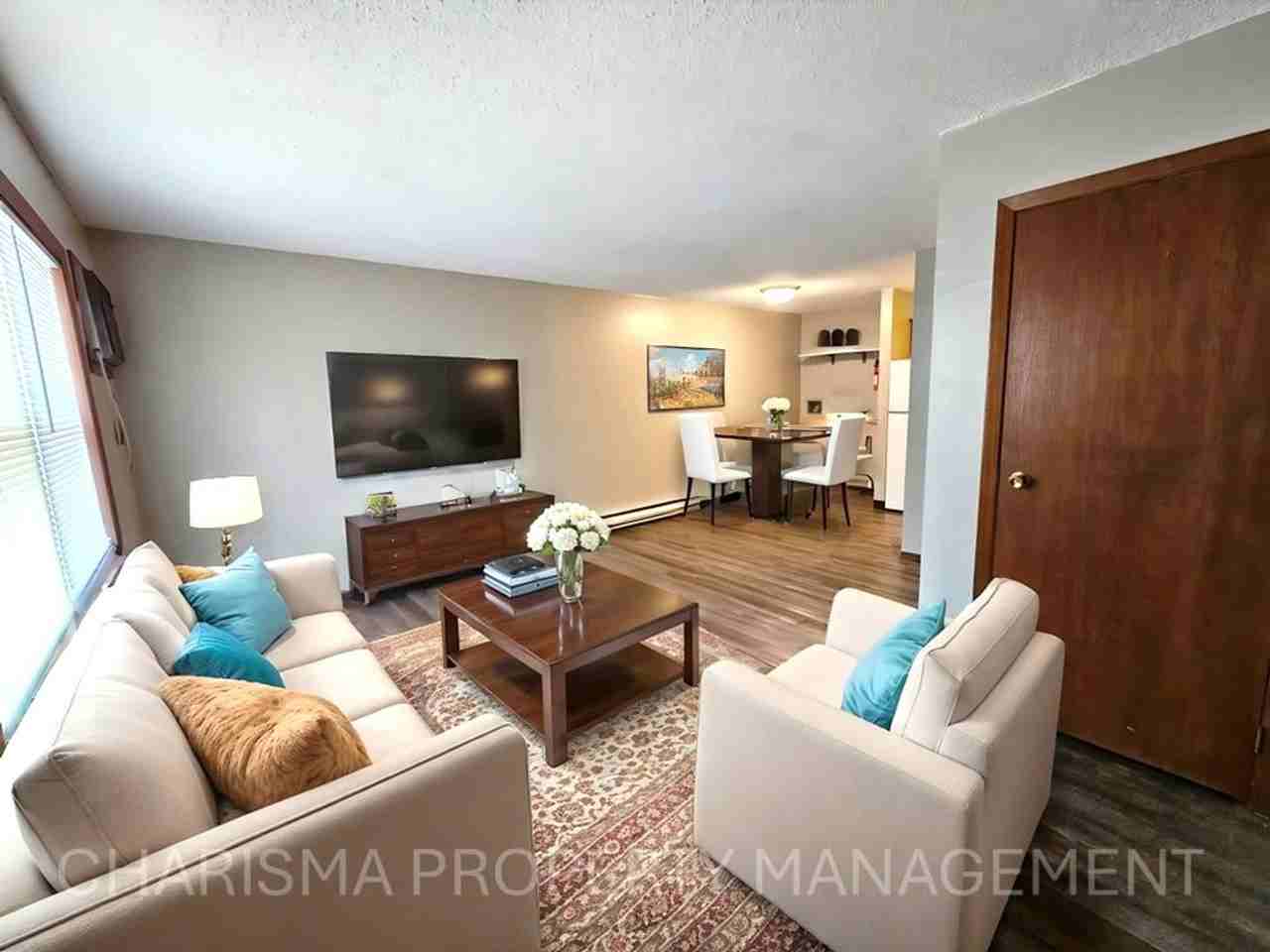 1009 4th St #3 - Photo 3 of 12