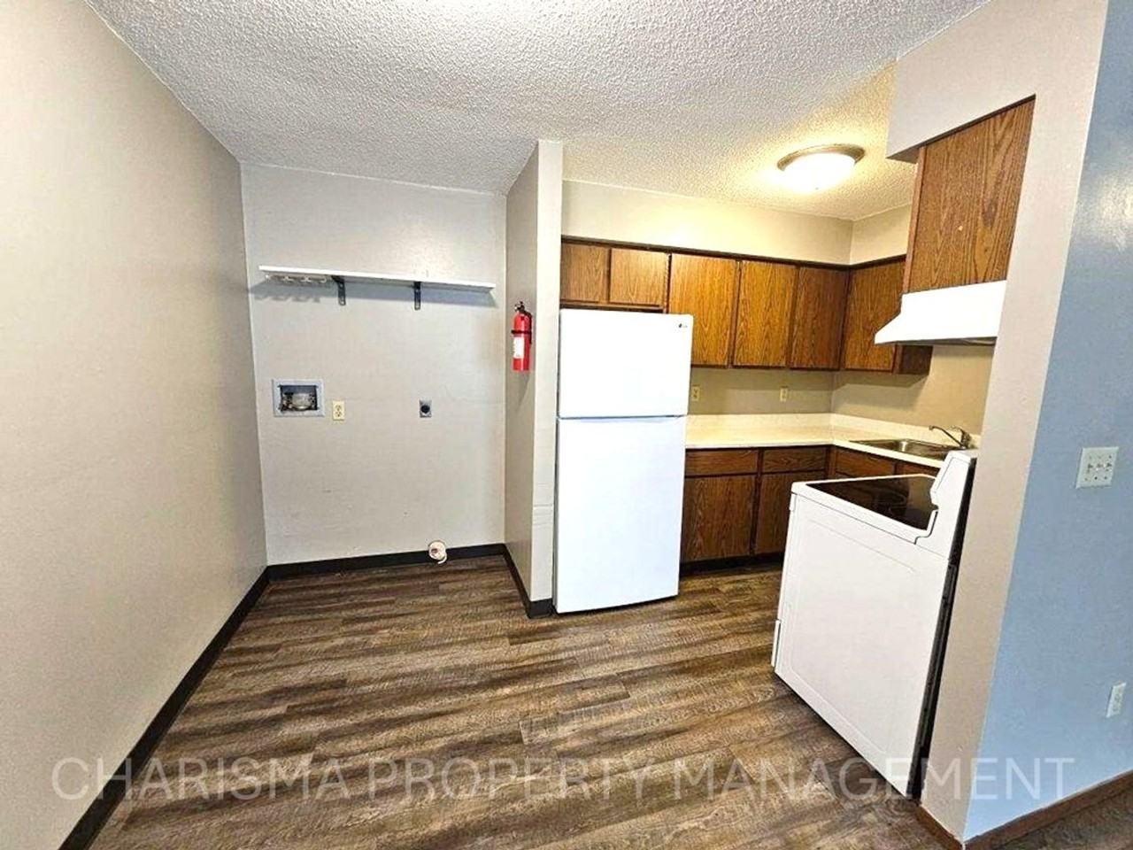 1009 4th St #3 - Photo 6 of 12