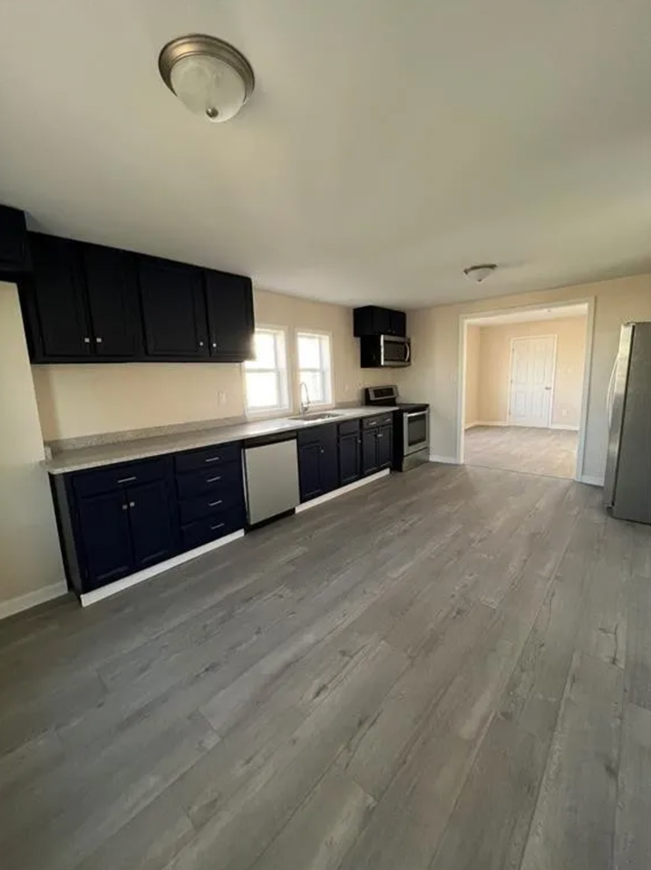 2205 Hendricks St - Photo 4 of 14