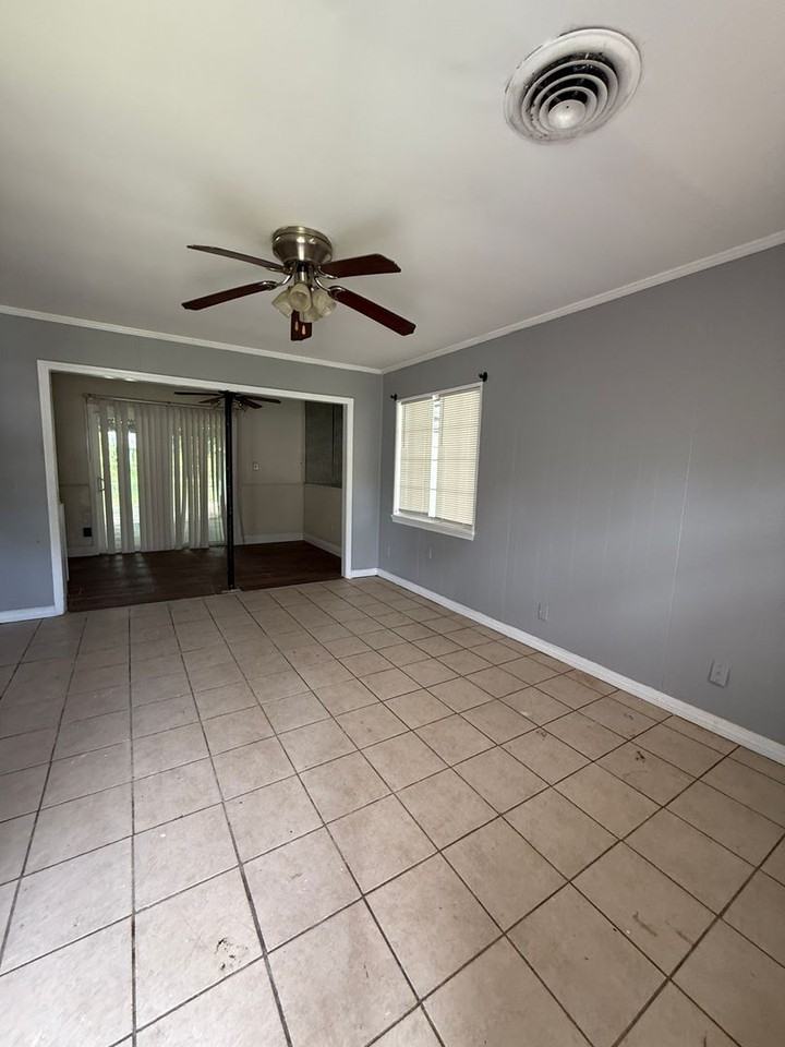 2919 Hillcrest Ave - Photo 5 of 15