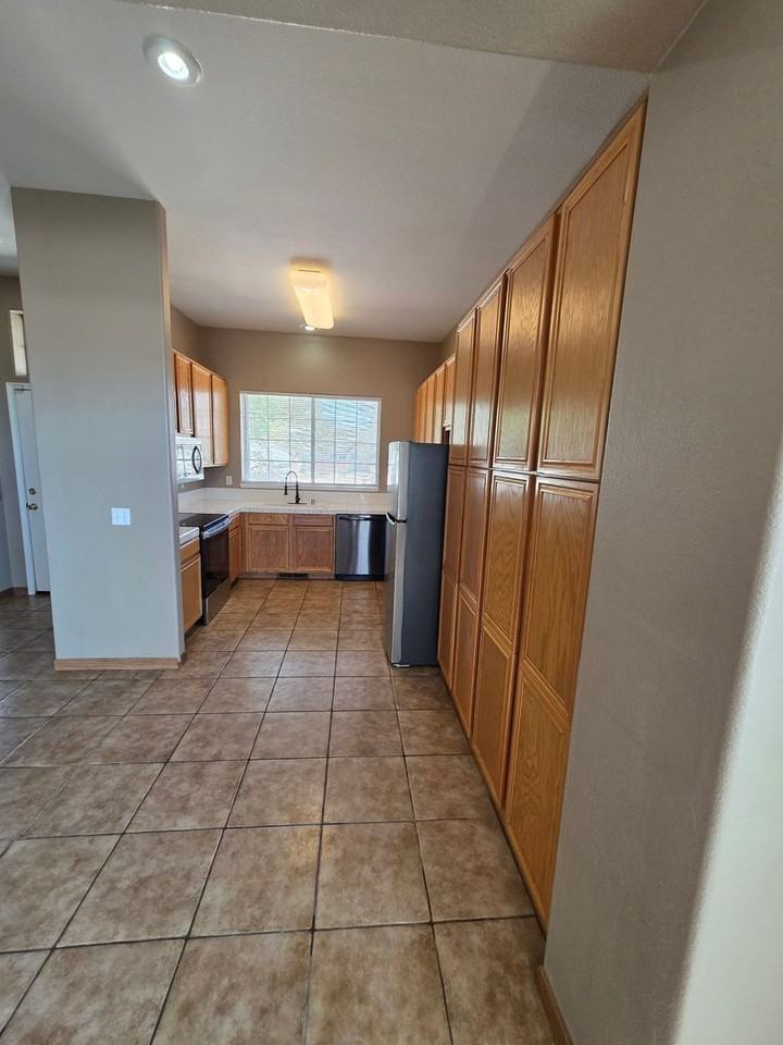 109 Sario Dr - Photo 2 of 8