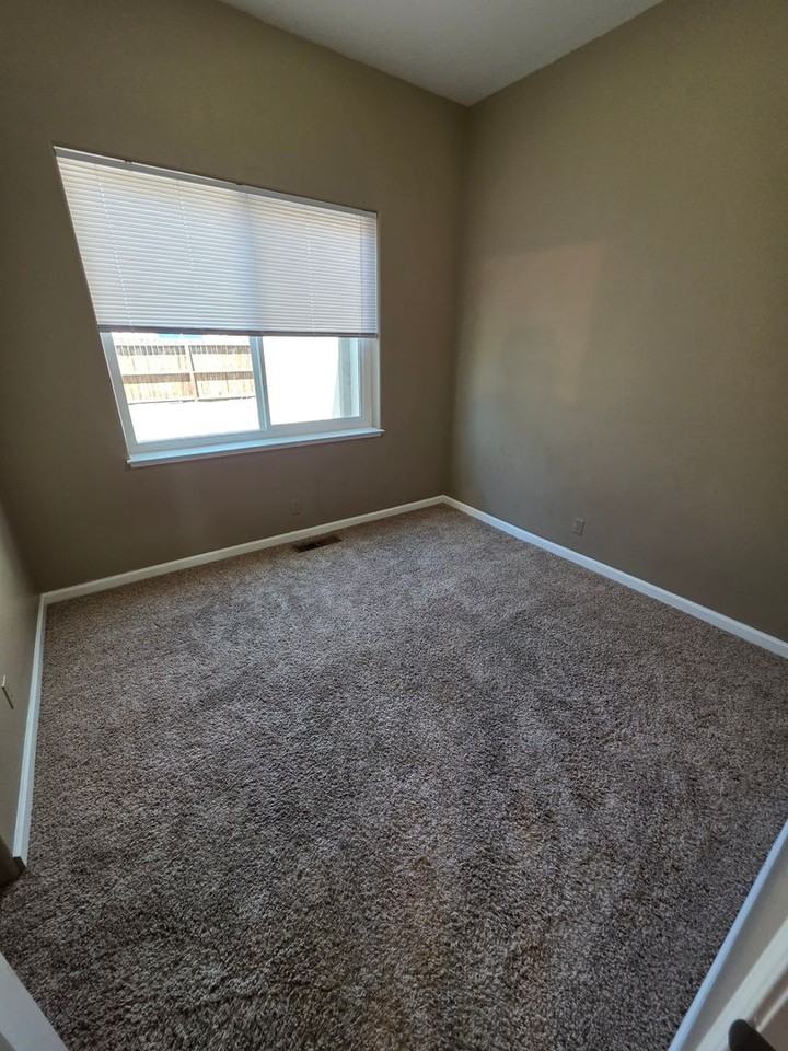 109 Sario Dr - Photo 4 of 8