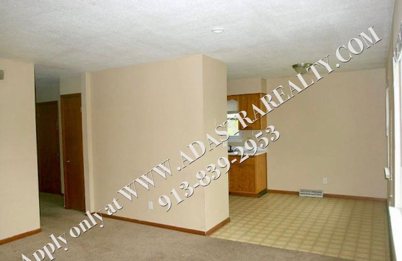 1402 S Harris Ave - Photo 3 of 5