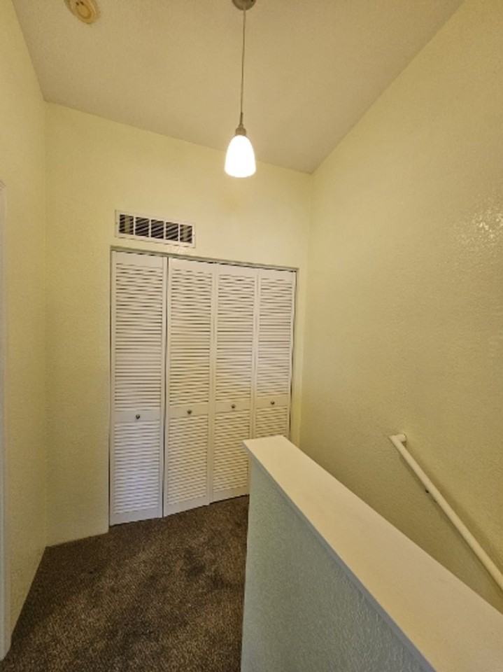 2805 Lowridge Ct - Photo 2 of 13