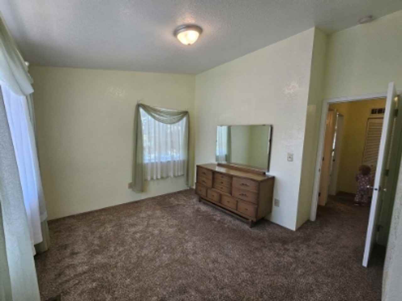 2805 Lowridge Ct - Photo 6 of 13