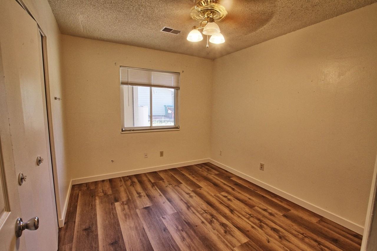 12177 E Hawaii Dr - Photo 6 of 11
