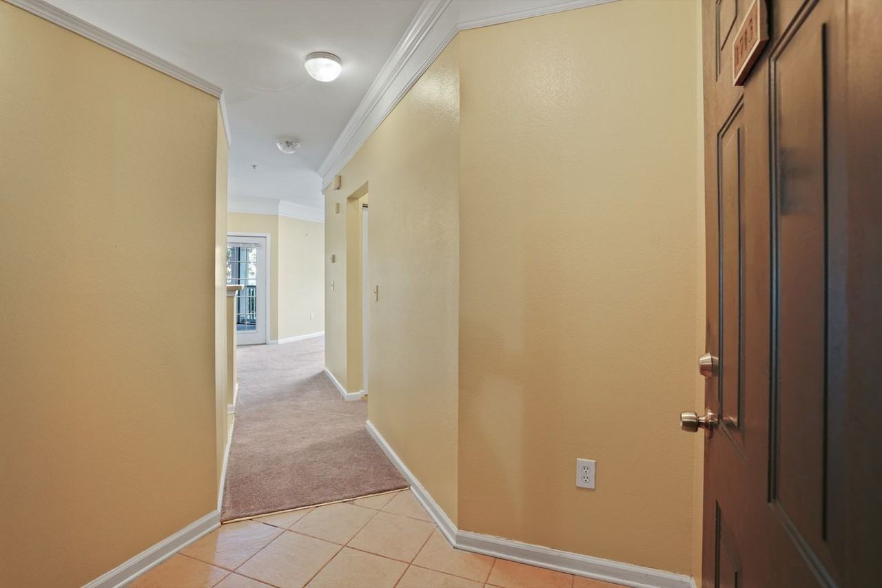1713 Whitemarsh Way - Photo 3 of 23