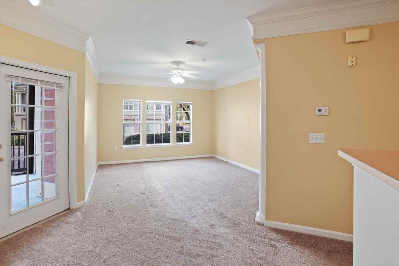 1713 Whitemarsh Way - Photo 4 of 23