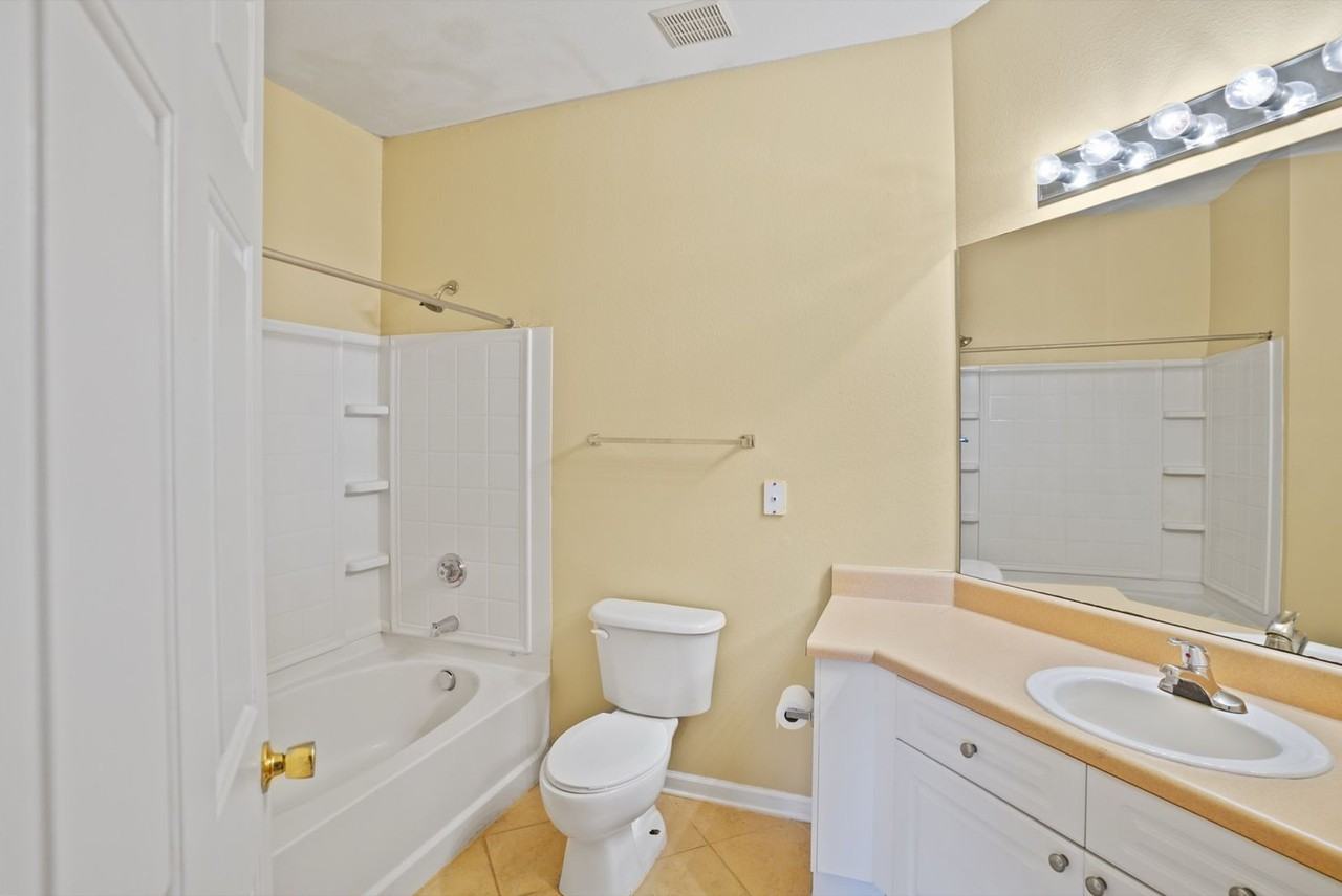 1713 Whitemarsh Way - Photo 6 of 23