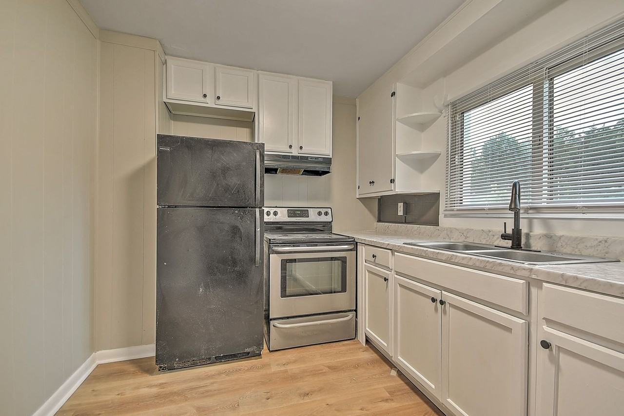 1712 Oaklawn St - Photo 5 of 25