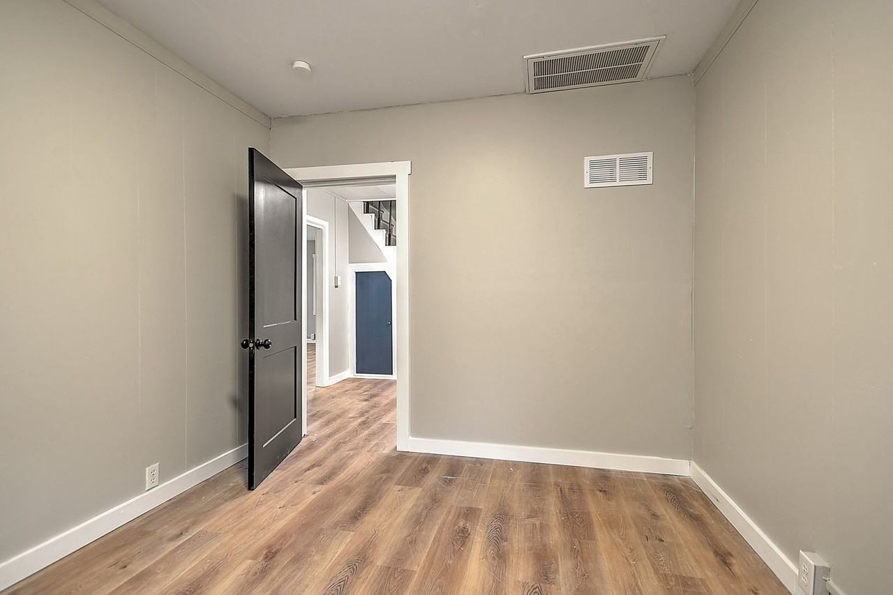 1712 Oaklawn St - Photo 7 of 25