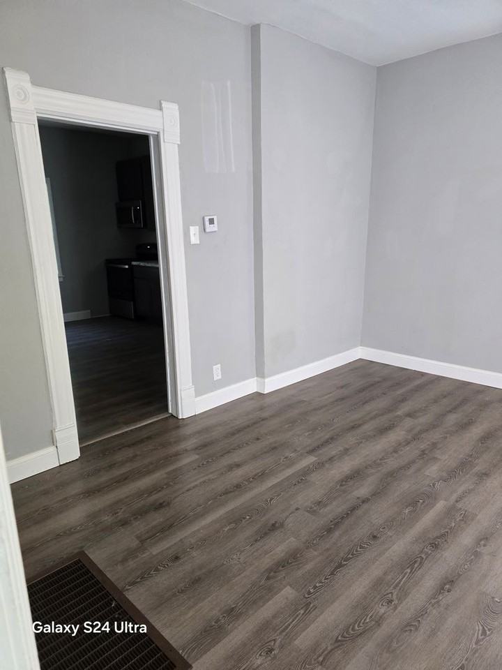 404 S 23rd St - Photo 5 of 15