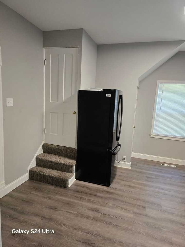 404 S 23rd St - Photo 7 of 14