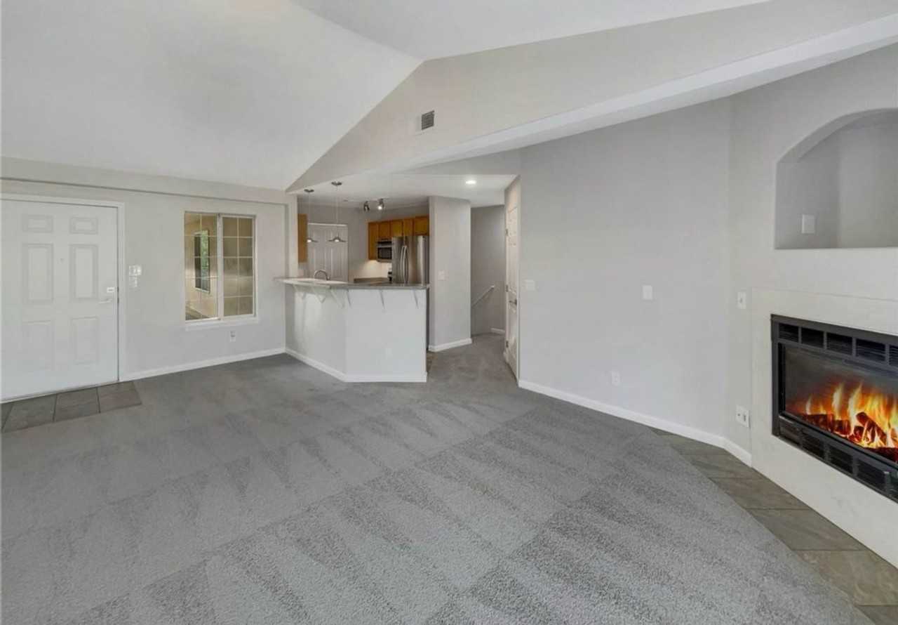 8651 E Dry Creek Rd - Photo 7 of 17