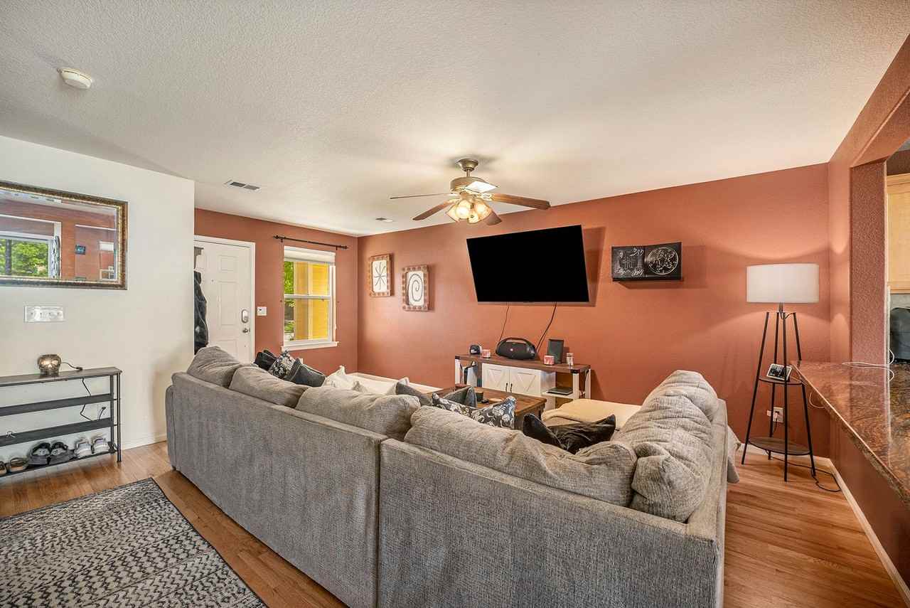 348 Smith Cir - Photo 3 of 22