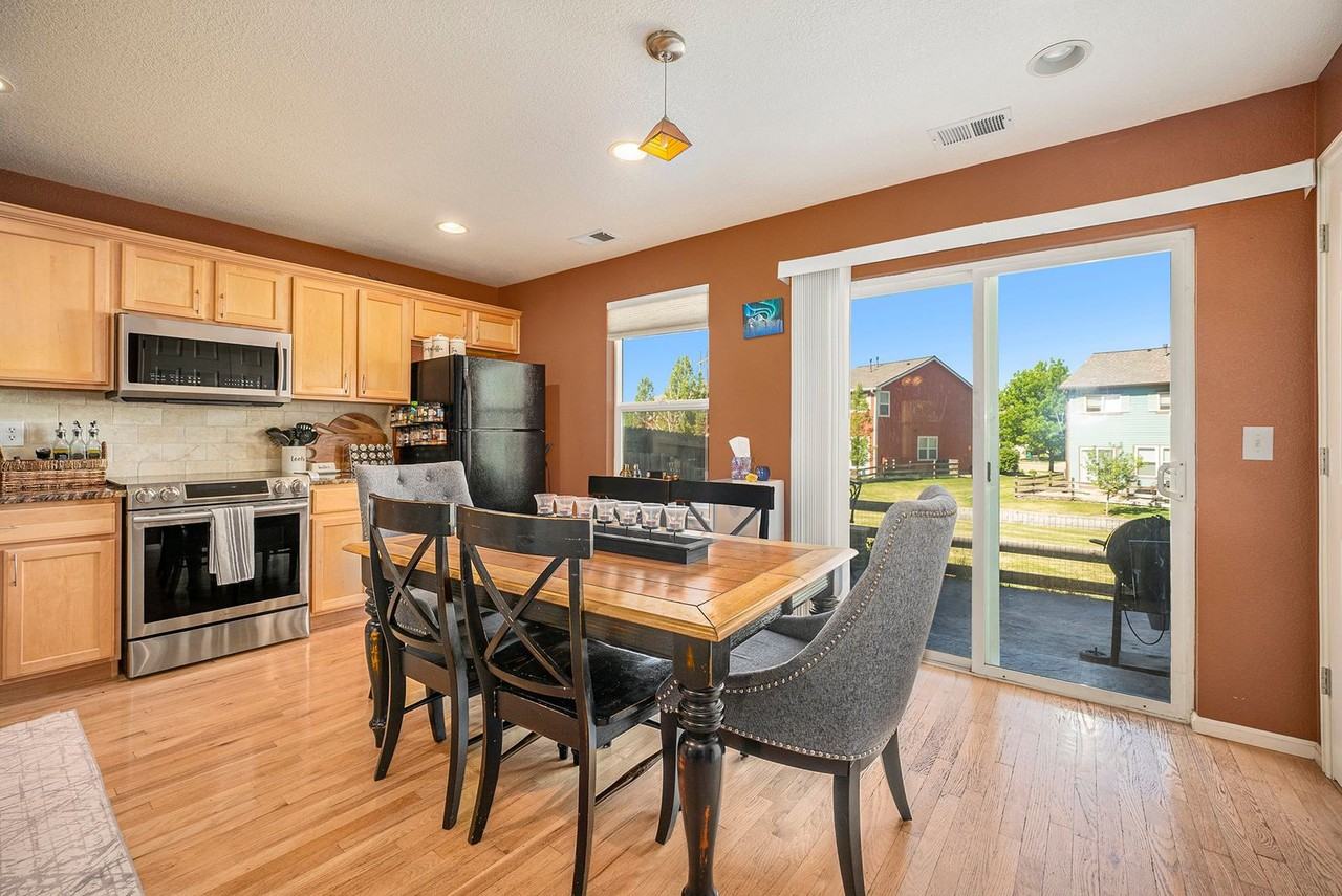 348 Smith Cir - Photo 6 of 22