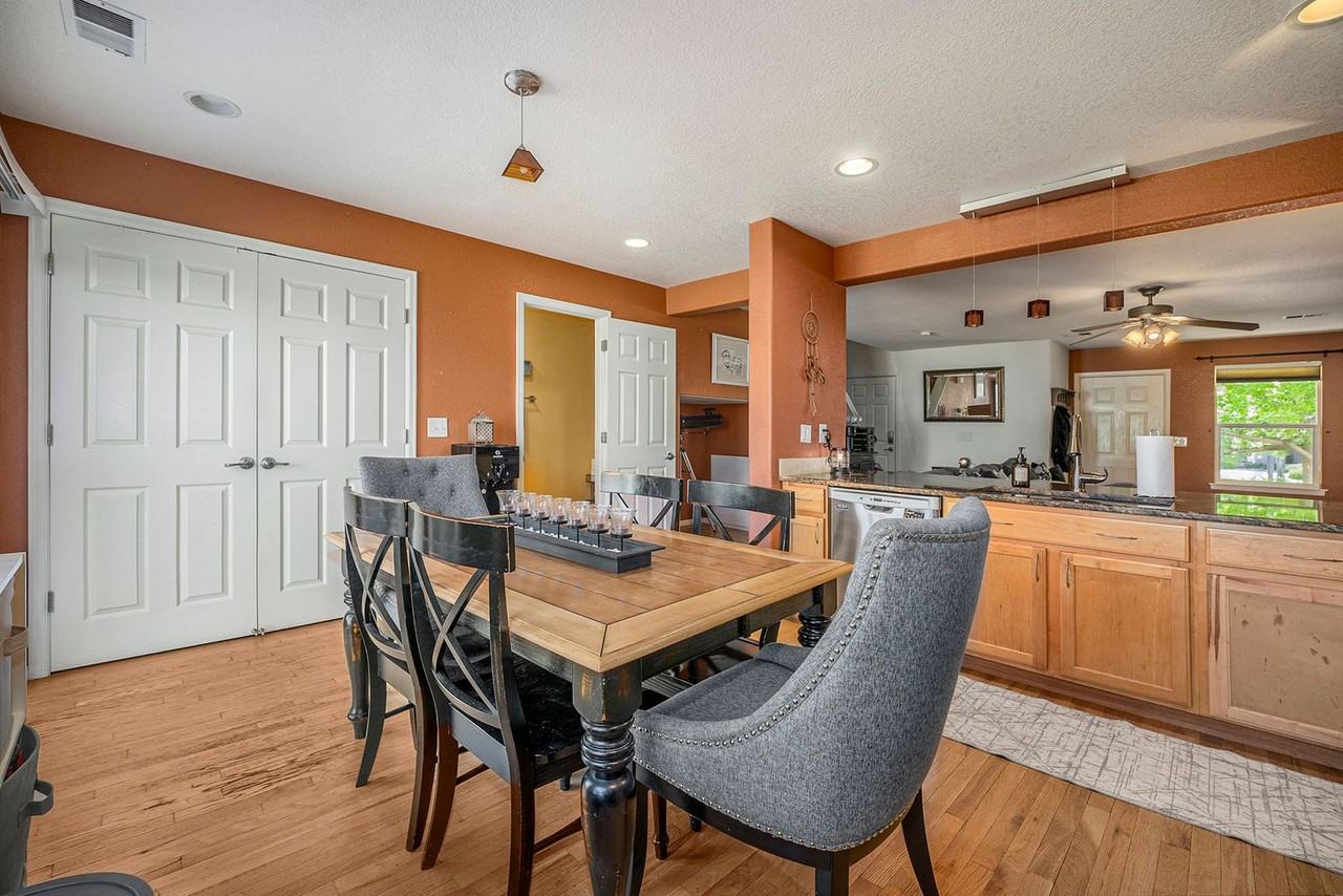 348 Smith Cir - Photo 7 of 22