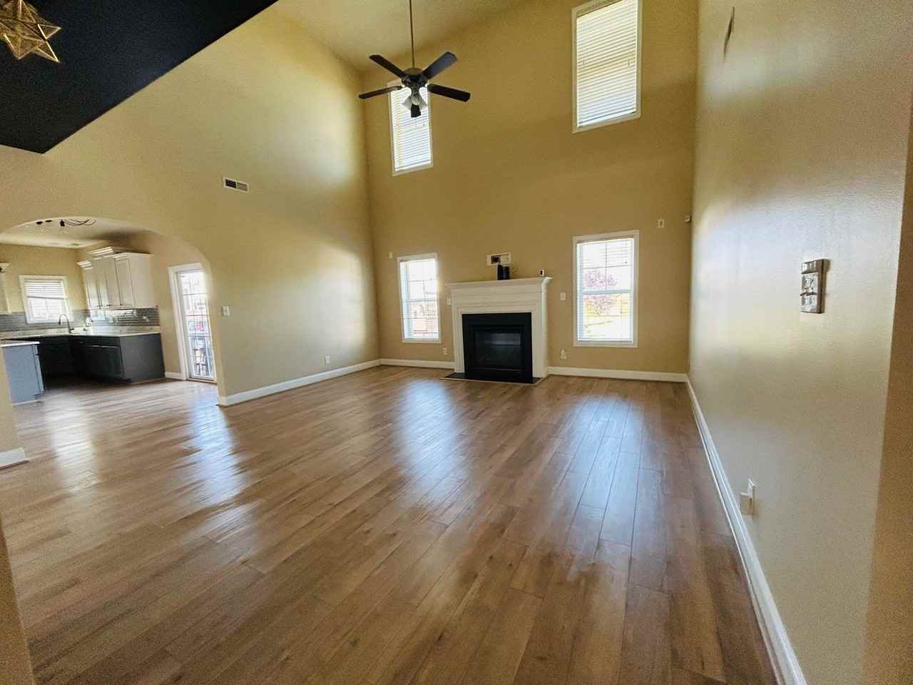 3504 Castlefield Ln - Photo 2 of 11