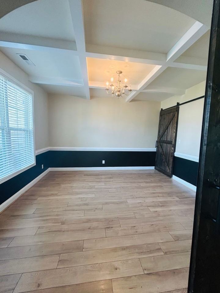 3504 Castlefield Ln - Photo 3 of 11