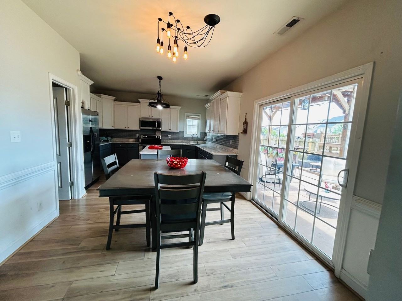 3504 Castlefield Ln - Photo 5 of 11